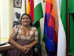 Es de origen quechua y es la actual presidenta del Concejo Municipal de La Guardia.